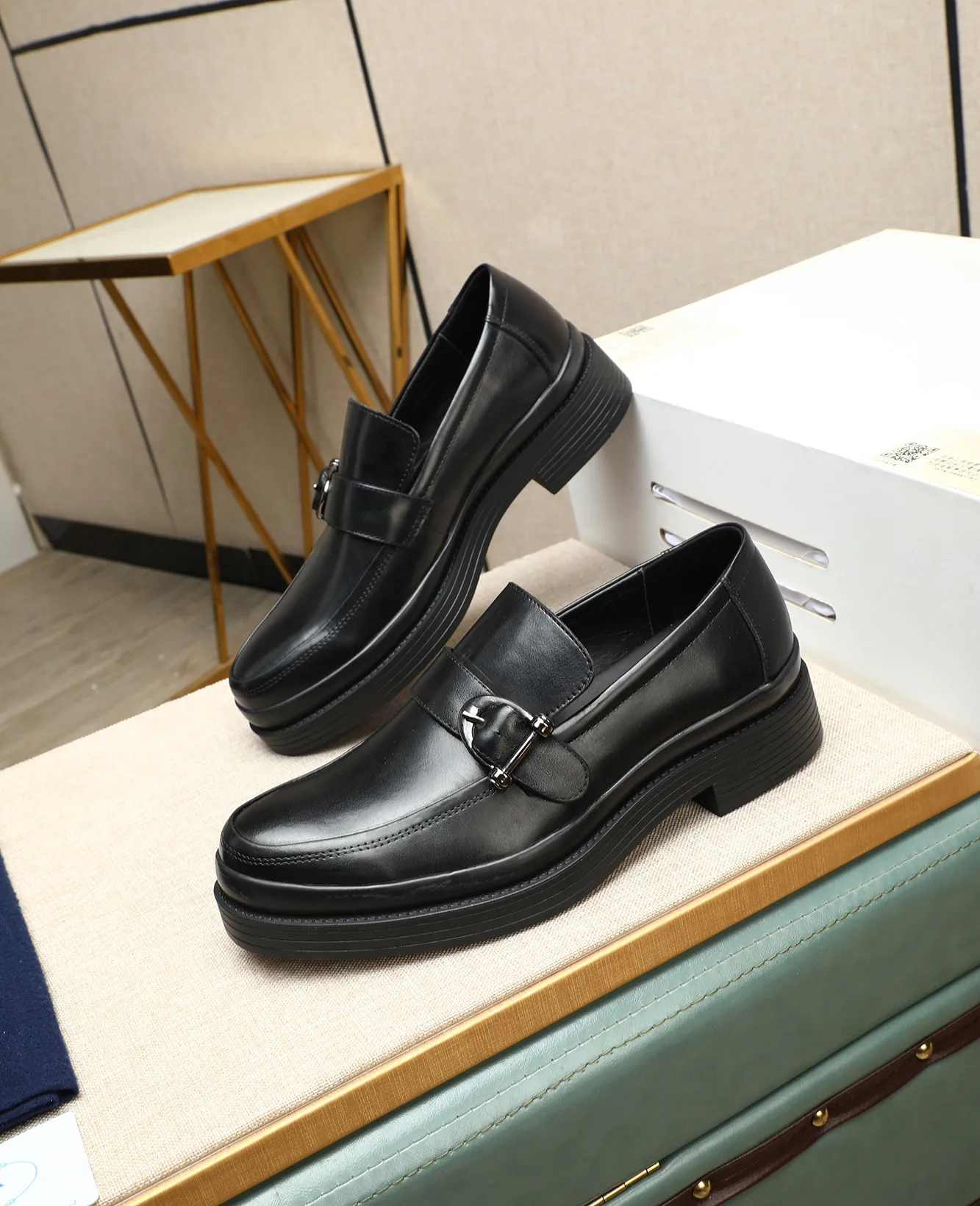 Men's men's shoes 💰540 (water-dyed cow leather) 📛📛PRADA high-end counter's latest formal business leather shoes 👔original and highest quality! Imported from Italy 🇮🇹 first-layer calfskin fabric ➕ cowhide lining Original outsole Formal size: 38➖44 (45 customized)